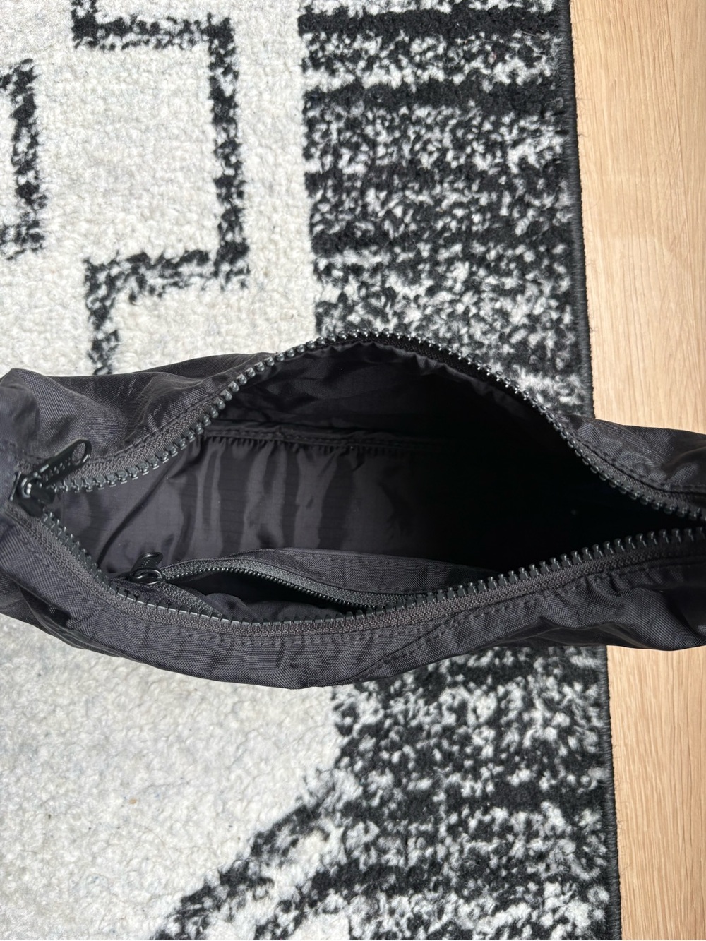 Baggu Swan Shoulder Bag - Picture 3 of 5